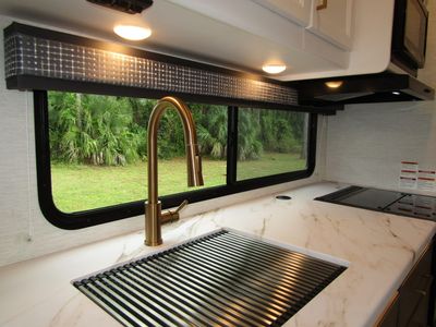 2024 Thor Motor Coach CHATEAU - Photo 10