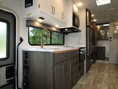 2024 Thor Motor Coach CHATEAU - Photo 6