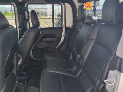 2022 Jeep Gladiator — photo 15 view