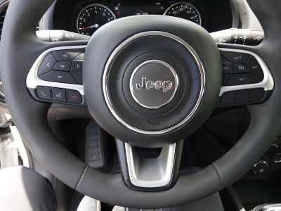 2023 Jeep Renegade - Photo 12