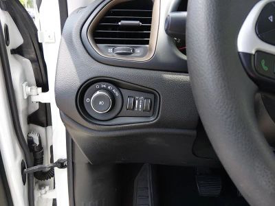 2023 Jeep Renegade - Photo 13