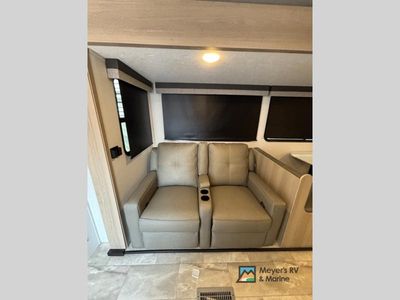 2025 Dutchmen RV Kodiak - Photo 13