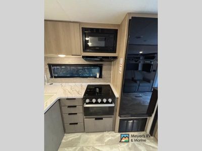 2025 Dutchmen RV Kodiak - Photo 16