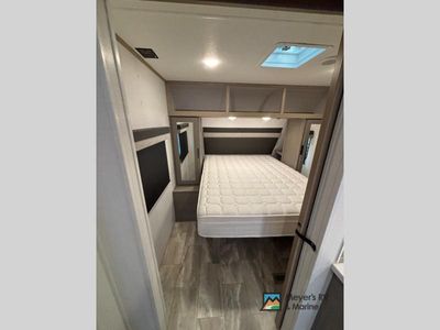 2025 Dutchmen RV Kodiak - Photo 23