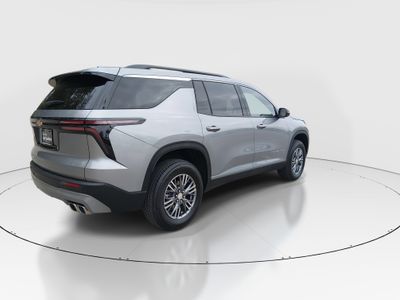 2025 Chevrolet Traverse — photo 7 view