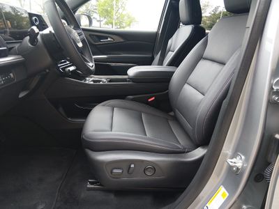 2025 Chevrolet Traverse — photo 21 view