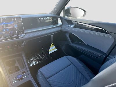 2026 Volkswagen Tiguan — photo 19 view