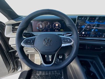 2026 Volkswagen Tiguan — photo 10 view