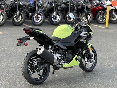 2026 Kawasaki Ninja 500 SE ABS - Photo 4