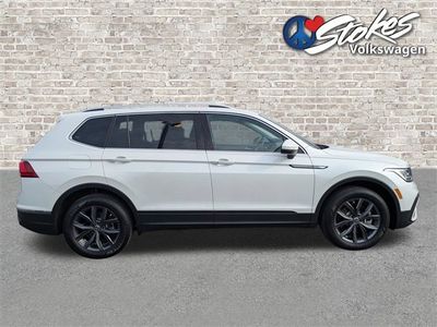 2023 Volkswagen Tiguan - Photo 2