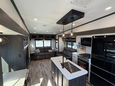 2026 Venture SportTrek 5 Touring Edition - Photo 51