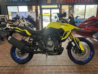 2026 Suzuki V-STROM 800DE — front three-quarter view
