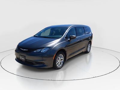 2023 Chrysler Voyager - Photo 3