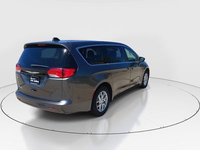 2023 Chrysler Voyager - Photo 7