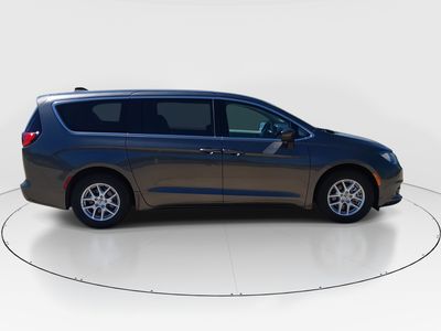 2023 Chrysler Voyager - Photo 8