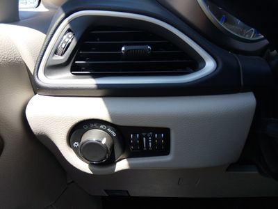 2023 Chrysler Voyager - Photo 12