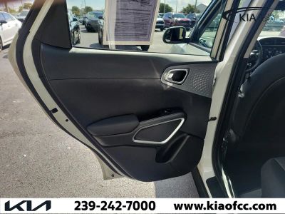 2020 Kia Soul — photo 14 view