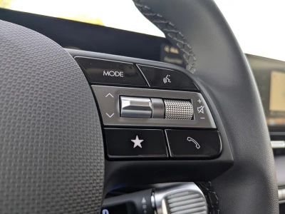 2025 Hyundai IONIQ 5 — photo 22 view