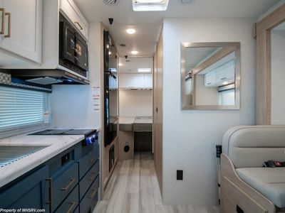 2026 Thor Motor Coach Quantum - Photo 12
