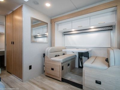 2026 Thor Motor Coach Quantum - Photo 9