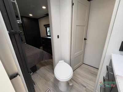 2026 Keystone RV Avalanche — photo 43 view
