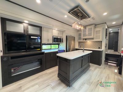 2026 Keystone RV Avalanche — photo 13 view