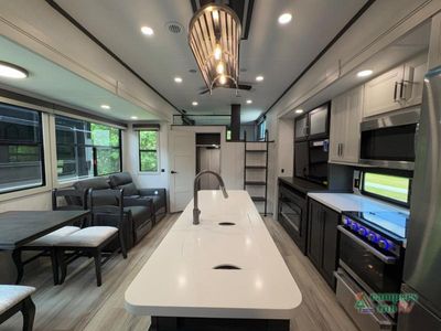 2026 Keystone RV Avalanche — photo 8 view