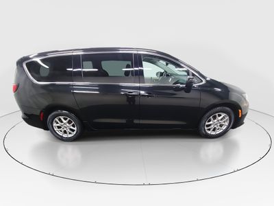 2023 Chrysler Voyager - Photo 8