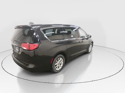 2023 Chrysler Voyager - Photo 7