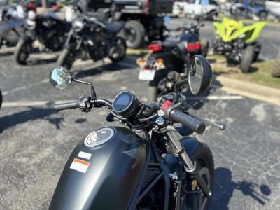 2025 Honda Rebel 300 - Photo 10