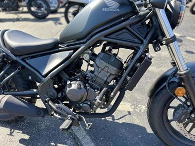 2025 Honda Rebel 300 - Photo 9