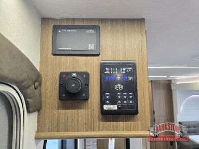 2026 Wildwood 31KQBTS — photo 43 view