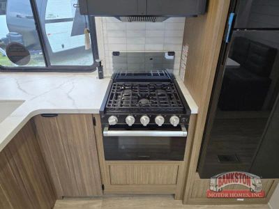 2026 Wildwood 31KQBTS — photo 16 view
