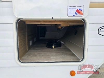 2026 Wildwood 31KQBTS — rear three-quarter view