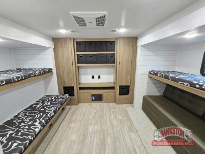 2026 Wildwood 31KQBTS — photo 26 view