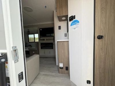 2025 Coachmen Freedom Express Ultra Lite - Photo 9