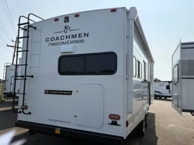 2025 Coachmen Freedom Express Ultra Lite - Photo 2