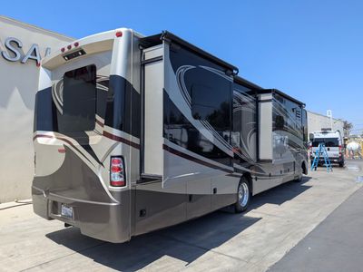 2015 Thor Motor Coach Challenger — photo 29 view