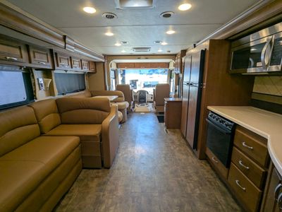 2015 Thor Motor Coach Challenger — side profile view