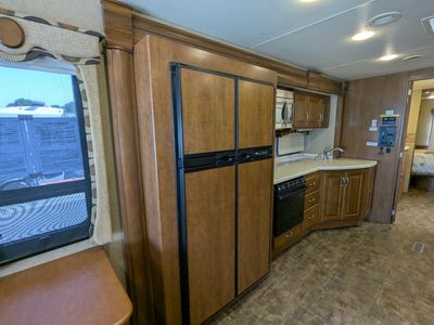 2015 Thor Motor Coach Challenger — photo 31 view