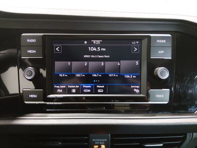 2024 Volkswagen Jetta — photo 17 view