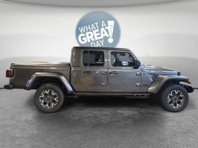 2026 Jeep Gladiator — side profile view