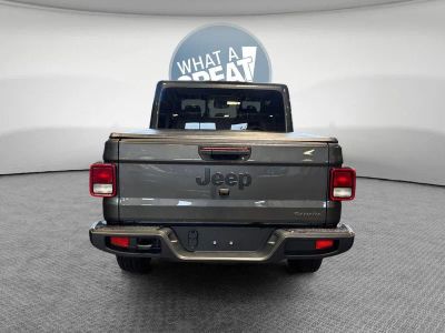 2026 Jeep Gladiator — detail view