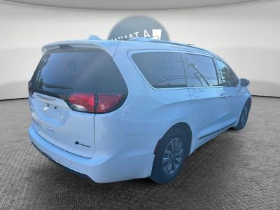 2020 Chrysler Pacifica — rear three-quarter view