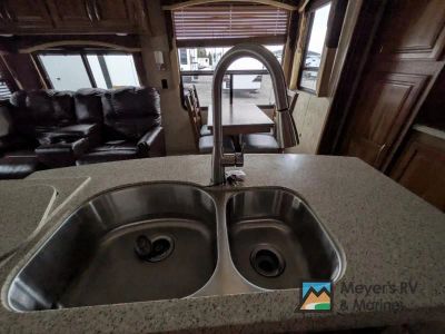 2015 Keystone RV Montana High Country - Photo 11