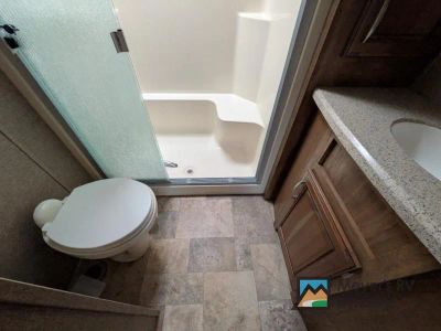 2015 Keystone RV Montana High Country - Photo 24