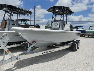 2026 Sea Pro 230 Bay — front three-quarter view
