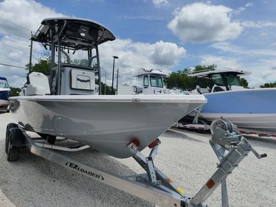 2026 Sea Pro 230 Bay — side profile view