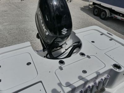 2026 Sea Pro 230 Bay — detail view
