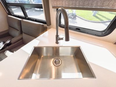 2025 Thor Motor Coach WINDSPORT - Photo 9